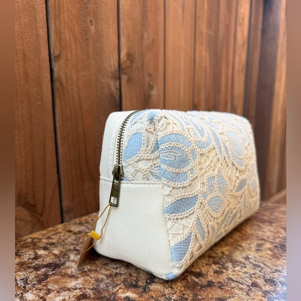 Revive Vintage Lace Cosmetic Bag - Picture 3 of 10